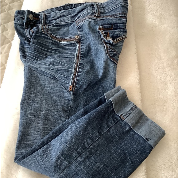 17/21 exclusive denim capris size 2 30”-22” inseam waist wrinkle look blue . 💐 - Picture 3 of 11